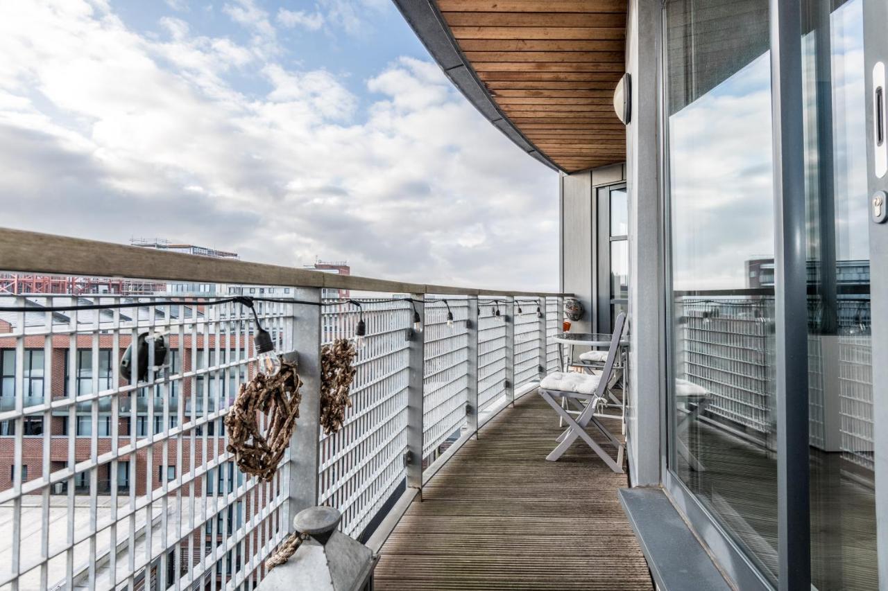 Host & Stay - The Baltic Penthouse With Balcony Liverpool Bagian luar foto